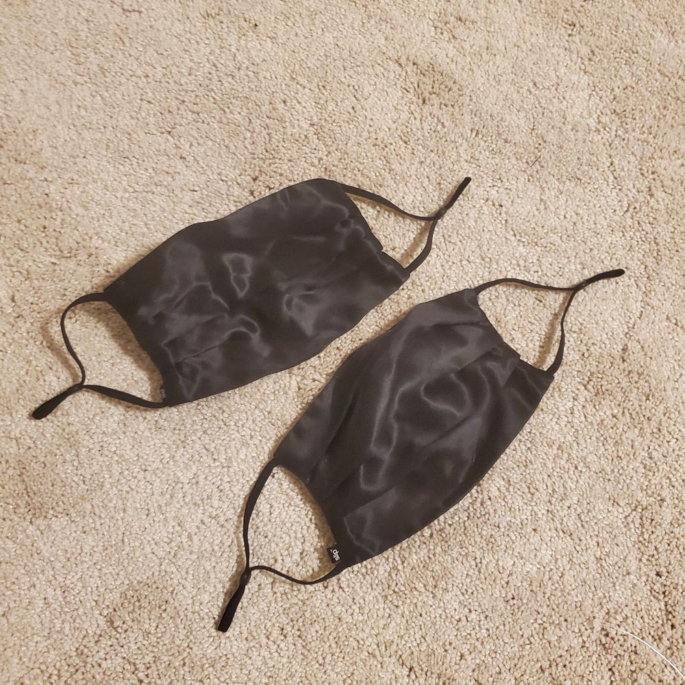 One Black Silk Face Mask by Slip or buy bundle of two to save money on shipping.